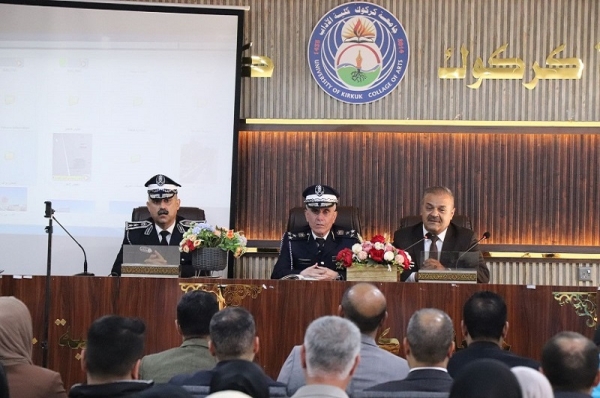 كلية الآداب تنظم ندوة توعوية  حول قواعد المرور